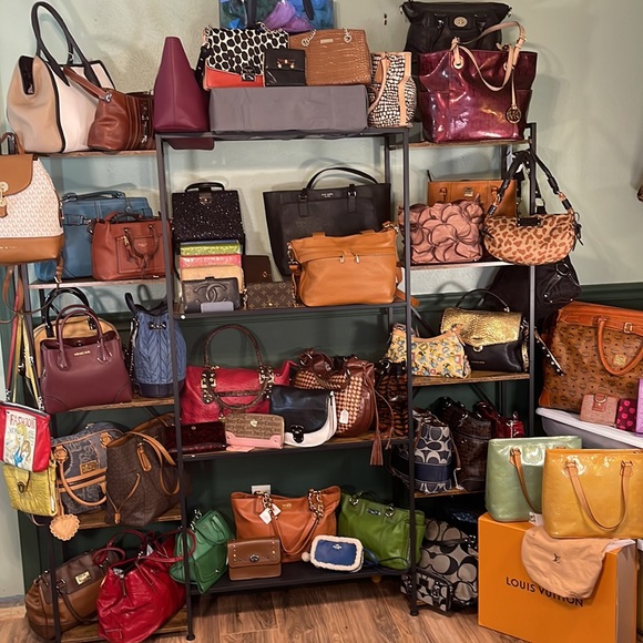 Monday Live Share Show!  EVERY MONDAY @ 1 PM CENTRAL / 2 PM EST 💛 - Picture 9 of 17